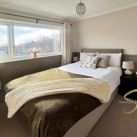 Stylish 2Bed - Manchester - Free Parking Hyde Eksteriør bilde