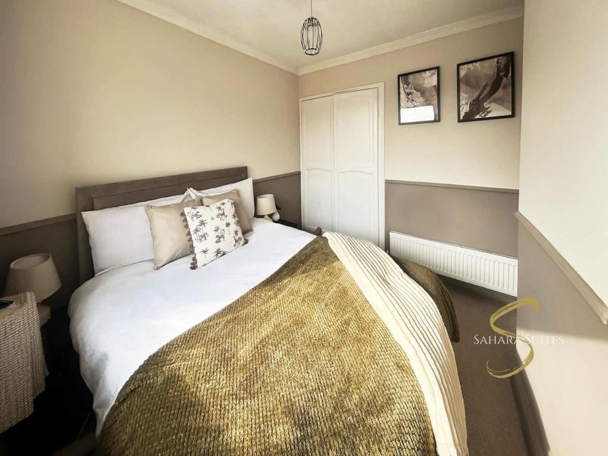 Stylish 2Bed - Manchester - Free Parking Hyde Eksteriør bilde